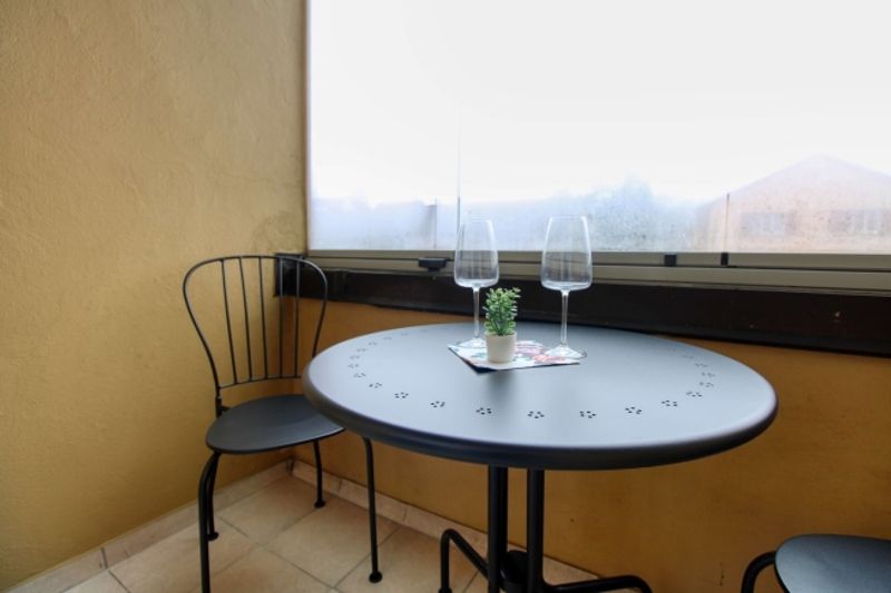 Your Stylish Coliving in Zürich's Vibrant Höngg District - 13