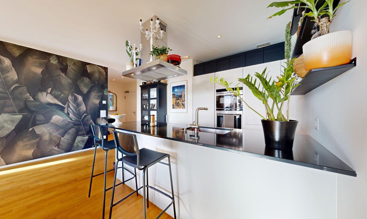 Moderne 2.5-Zimmer-Wohnung mit Skyline-Flair und Weitsicht - 2