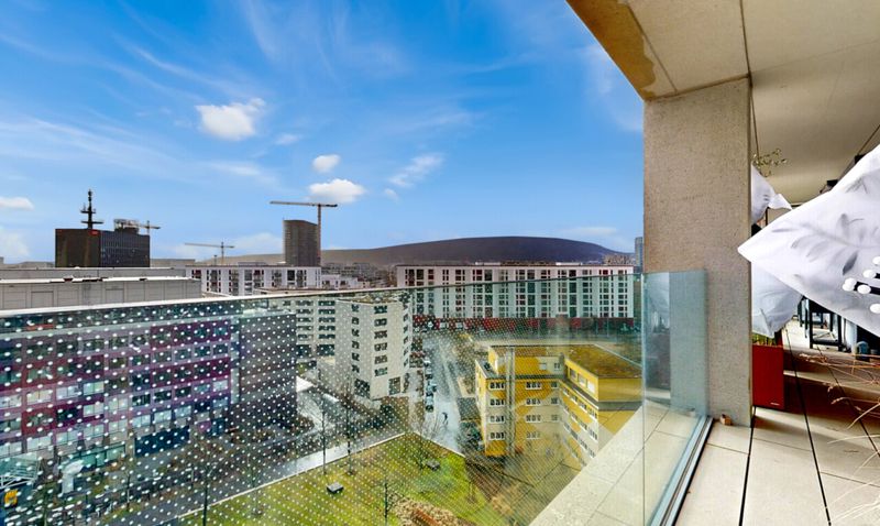 Moderne 2.5-Zimmer-Wohnung mit Skyline-Flair und Weitsicht - 5