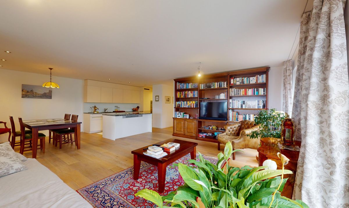 Attraktive 4.5-Zimmer-Wohnung in idealer Lage in Zürich - 0