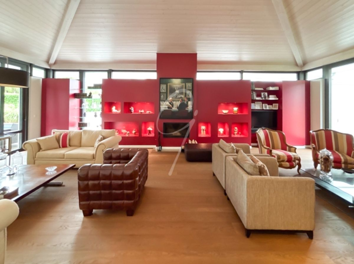 Elegante, geräumige und helle Wohnung mit Pool im Herzen von Vessy - 1