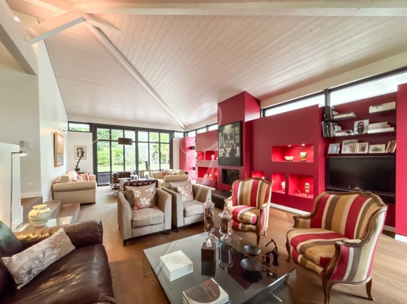 Elegante, geräumige und helle Wohnung mit Pool im Herzen von Vessy - 3
