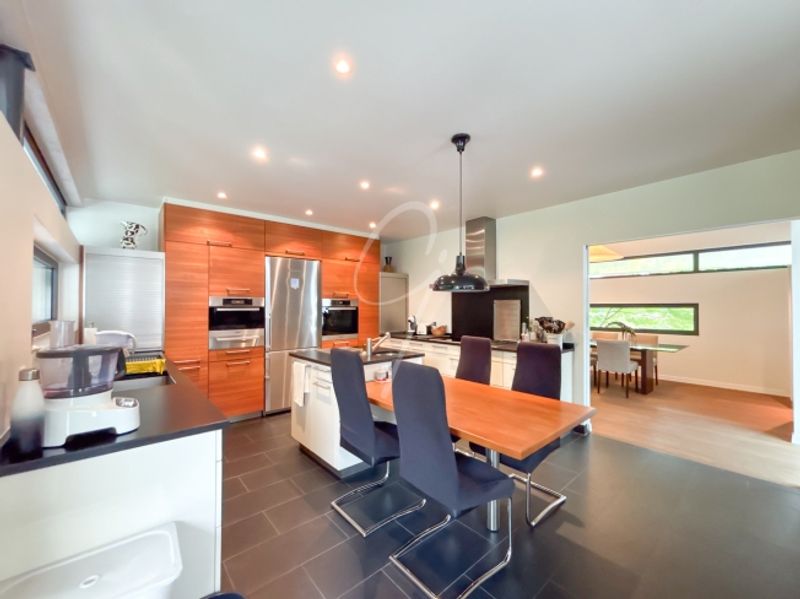 Elegante, geräumige und helle Wohnung mit Pool im Herzen von Vessy - 5