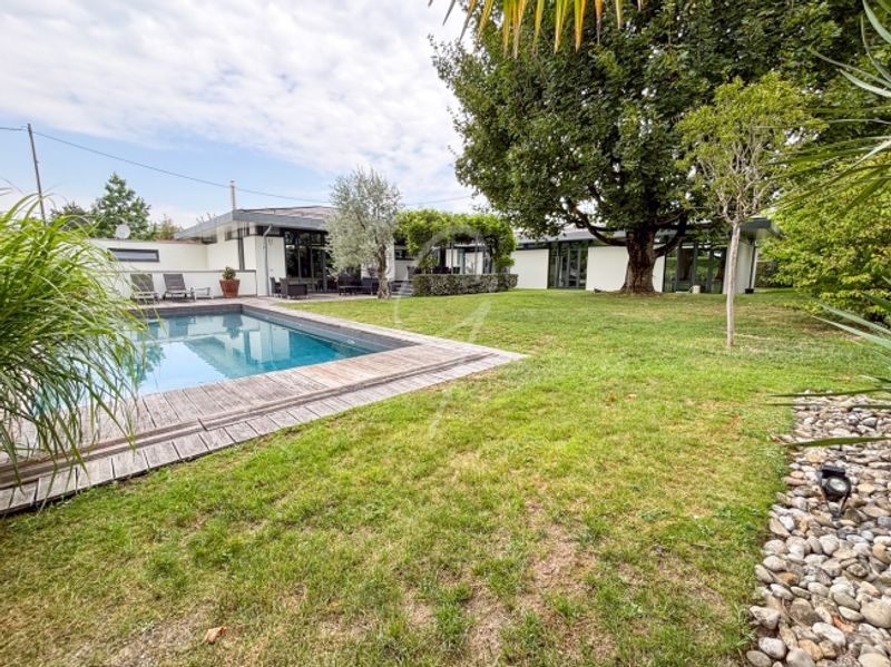 Elegante, geräumige und helle Wohnung mit Pool im Herzen von Vessy - 13