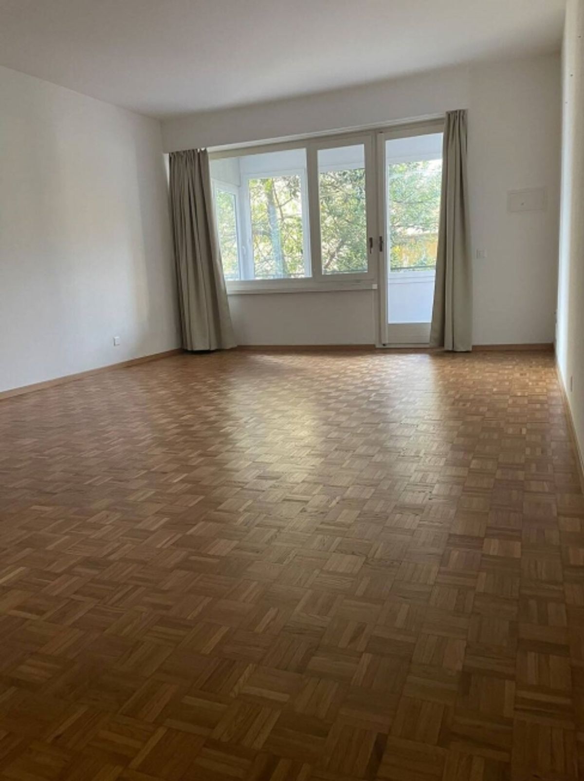 GROSSES 1,5-ZIMMER-APPARTEMENT MIT WOOHNÜSSE UND POOLNUTZUNG - 2
