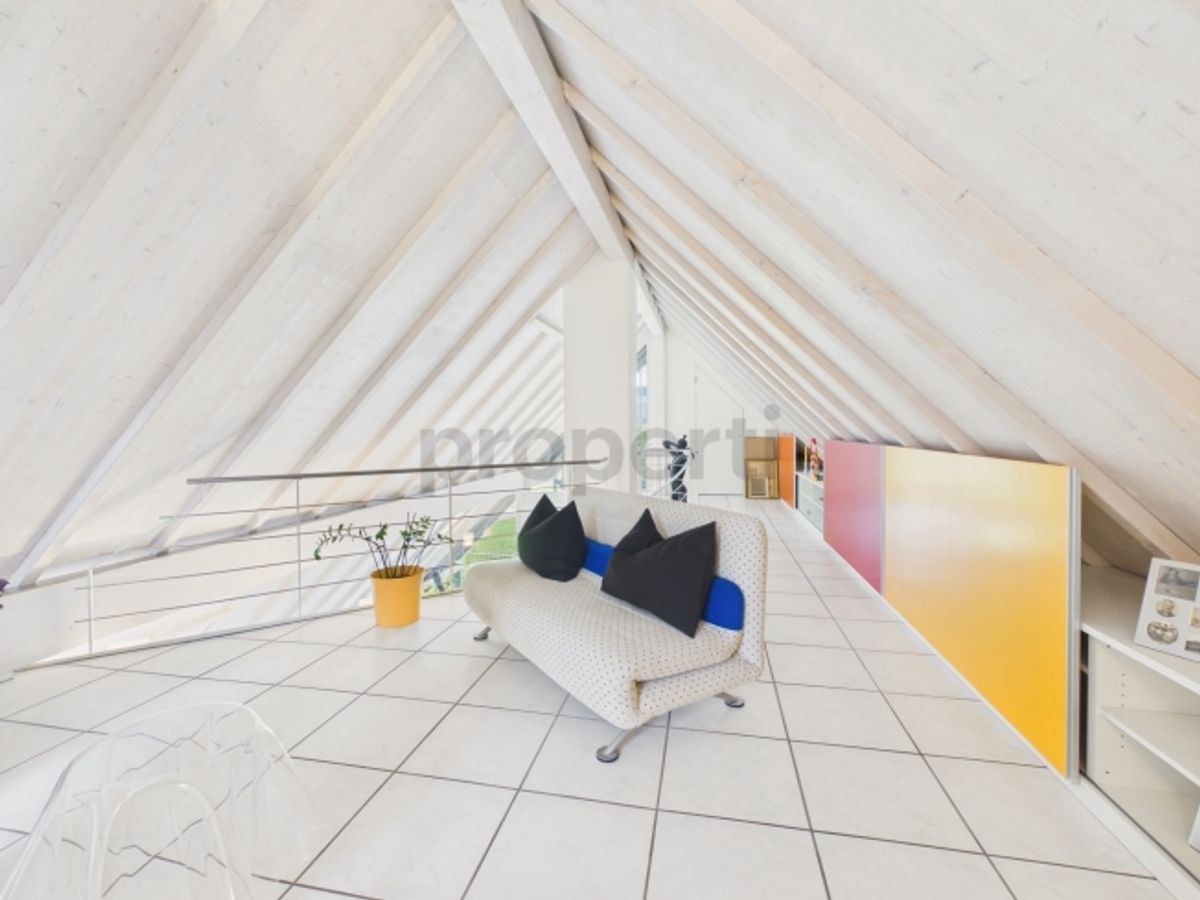 Helle 3.5-Zimmer-Dachwohnung mit Seesicht in Uster - 7