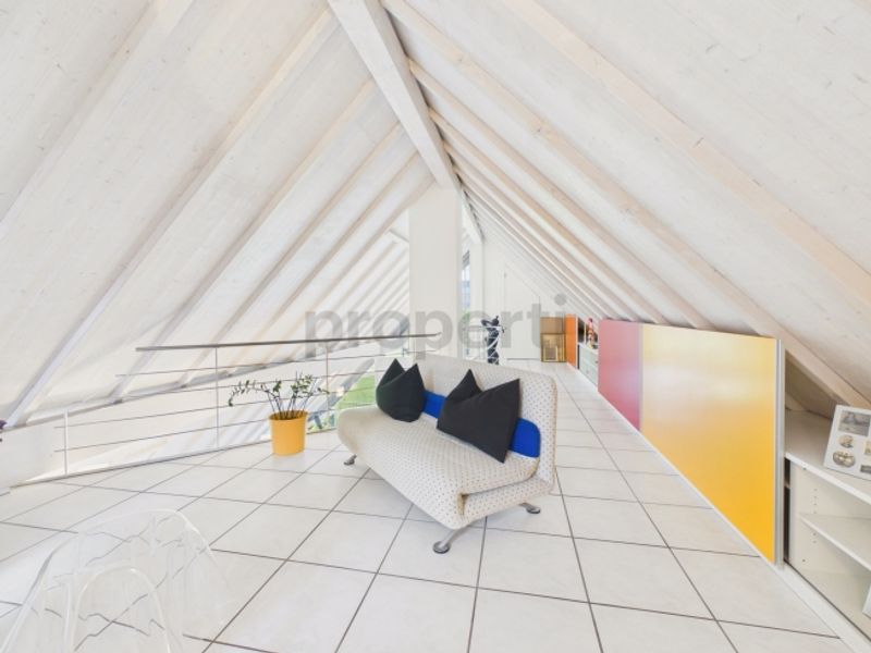 Helle 3.5-Zimmer-Dachwohnung mit Seesicht in Uster - 8