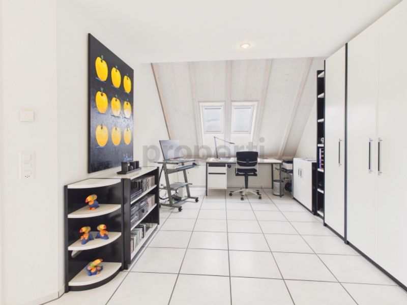 Helle 3.5-Zimmer-Dachwohnung mit Seesicht in Uster - 11