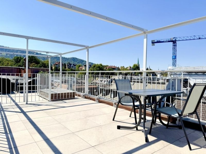 Exklusive möblierte Dachwohnung mit atemberaubender Aussicht über Zürich - 11
