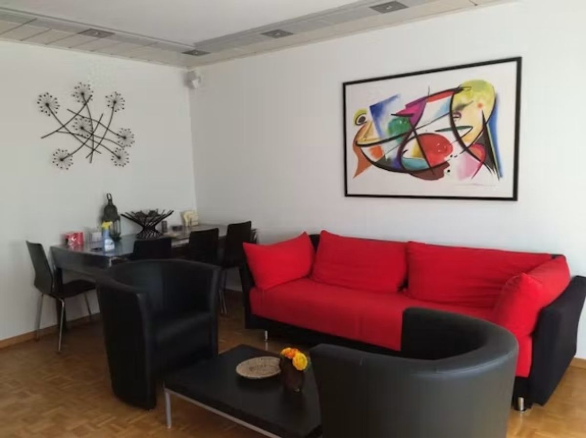 Charmante möblierte 3,5-Zimmer-Wohnung mit Balkon in Opfikon - 0
