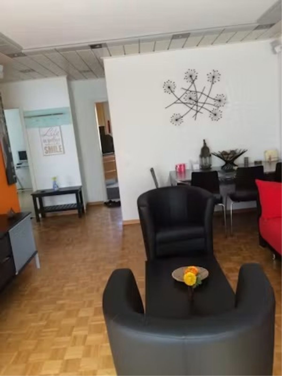Charmante möblierte 3,5-Zimmer-Wohnung mit Balkon in Opfikon - 1