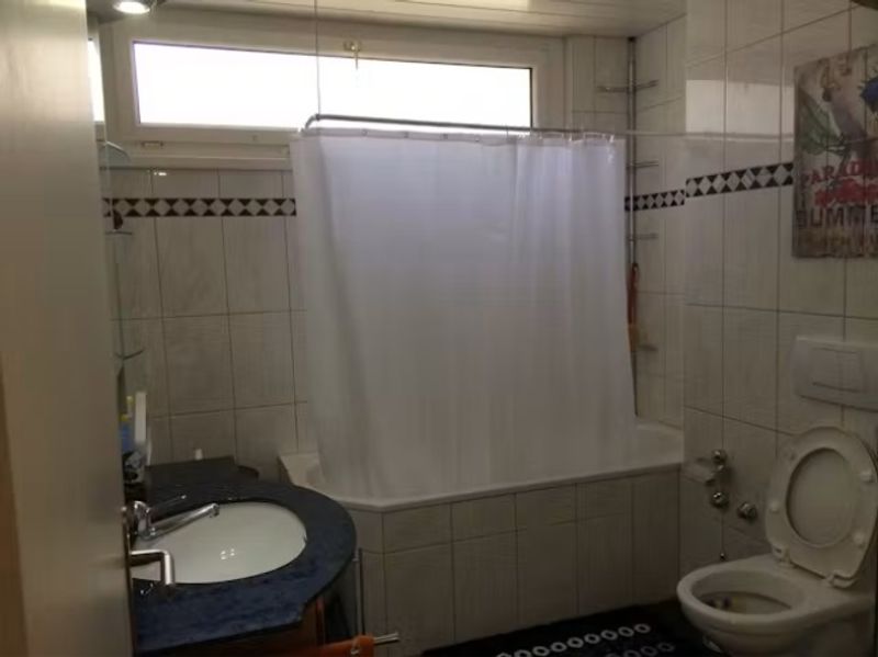 Charmante möblierte 3,5-Zimmer-Wohnung mit Balkon in Opfikon - 7