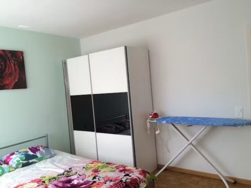 Charmante möblierte 3,5-Zimmer-Wohnung mit Balkon in Opfikon - 8