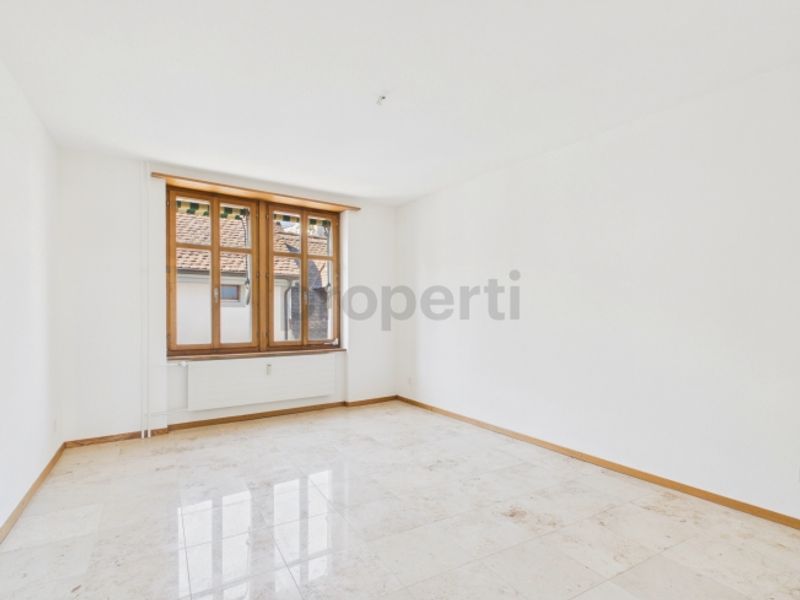 Charmantes Wohnen mit Balkon und historischem Flair - 4