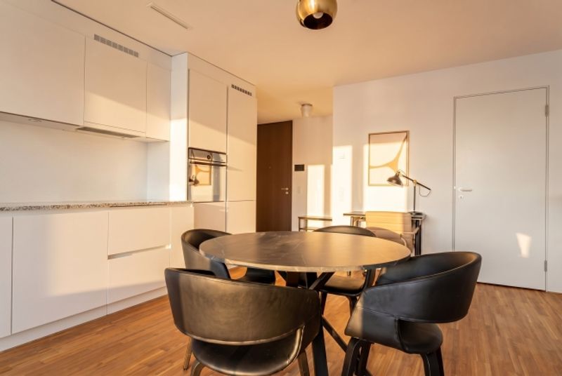Moderne 2.5-Zimmer-Wohnung mit sonnigem Balkon, Zürich - 7