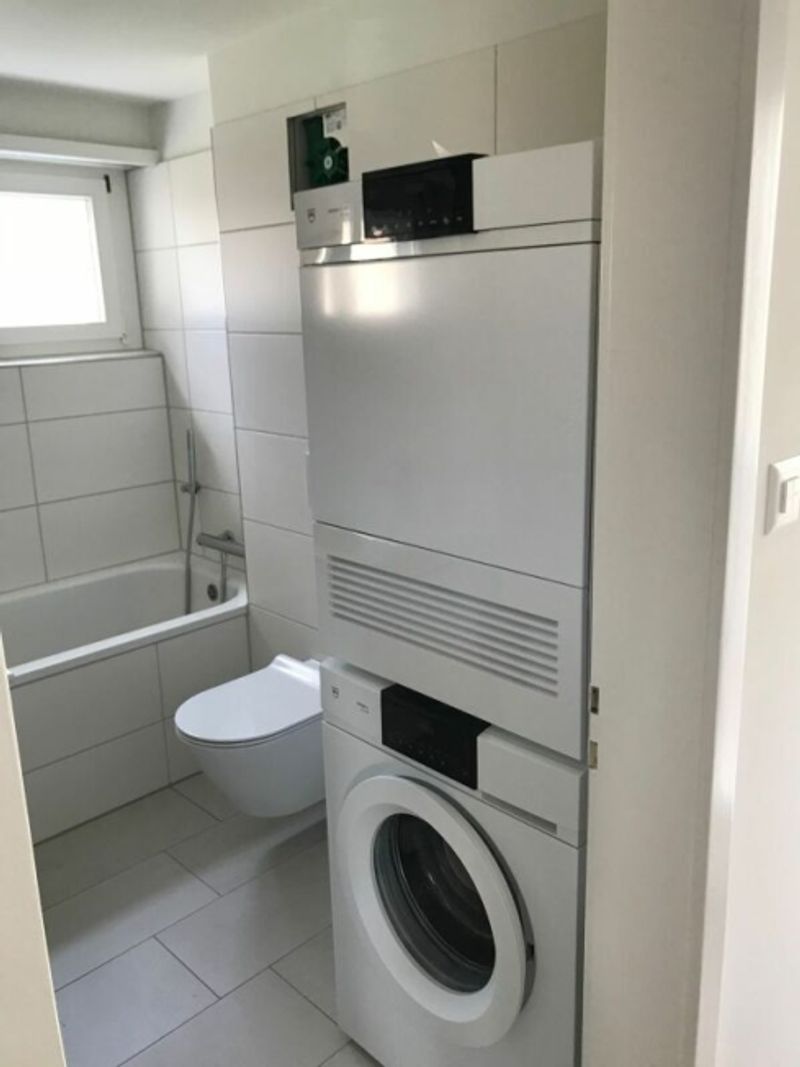 Ruhige Hanglage im Weinberg Exklusive 4-Zimmer-Wohnung mit grosszügigem Parkangebot - 4