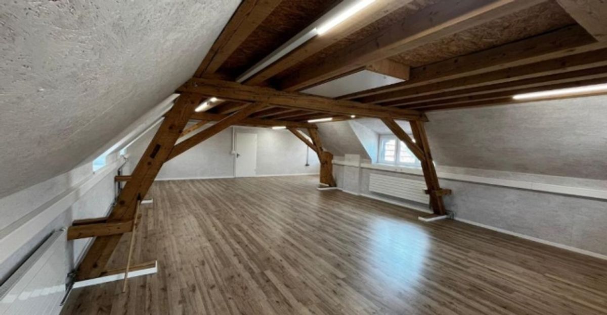 Surface commerciale de 90 m² à louer   CHF 2’000.  - mois   Le Noirmont - 1
