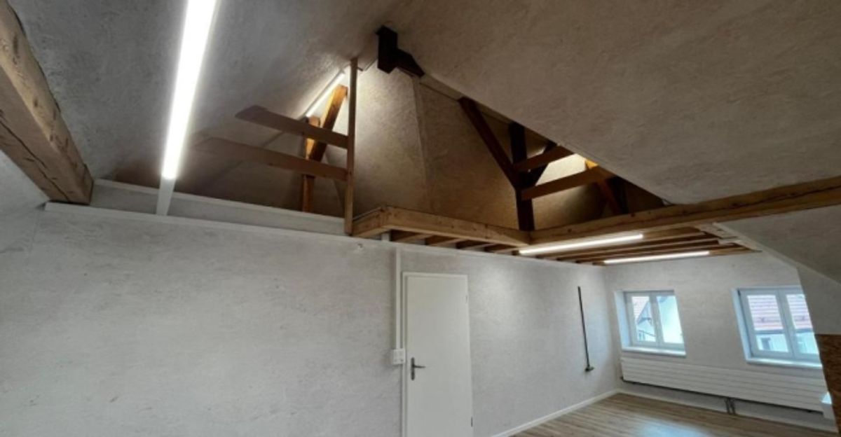 Surface commerciale de 90 m² à louer   CHF 2’000.  - mois   Le Noirmont - 2
