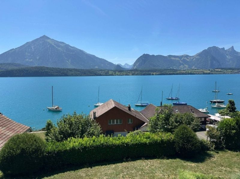 WOHNEN, WO ANDERE FERIEN MACHEN – PANORAMASICHT AUF SEE UND BERGE - 2