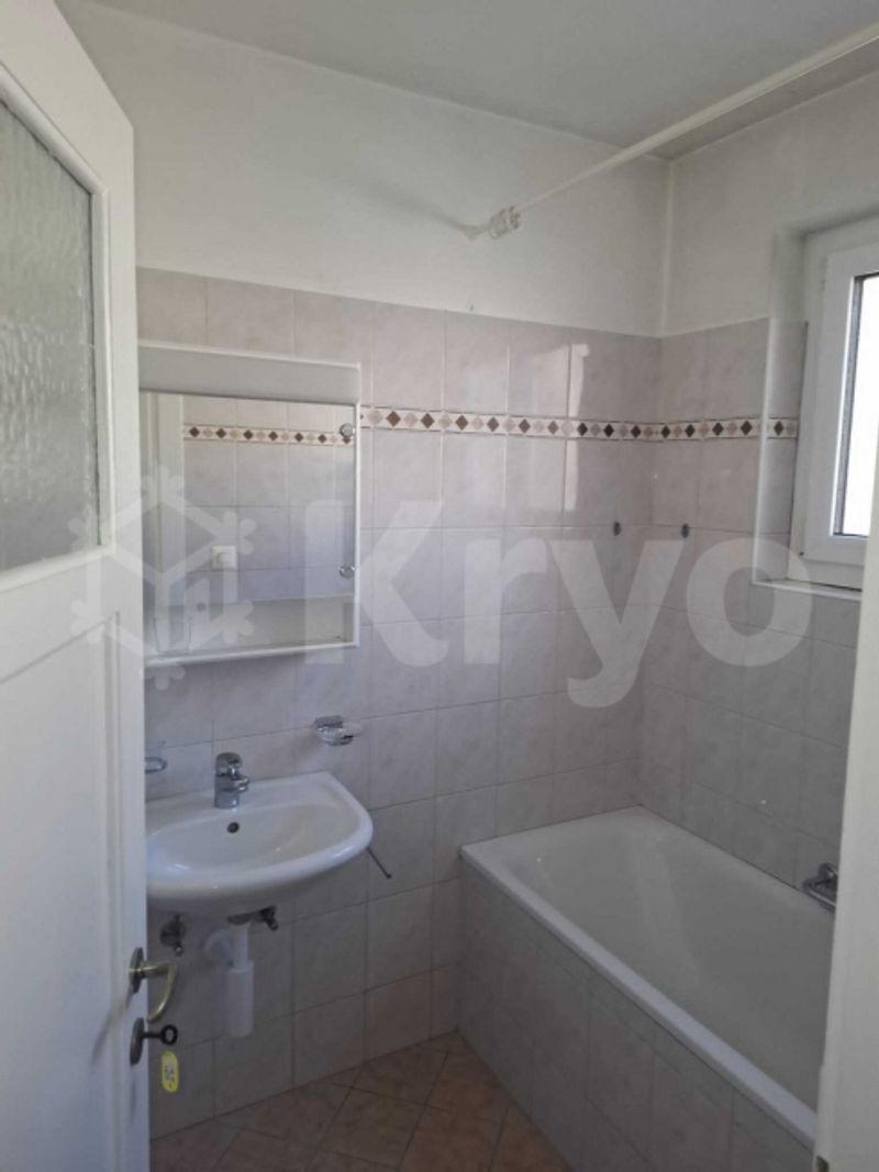 SCHÖNE 3-ZIMMER-WOHNUNG 1. STOCK MIT BALKON - 10