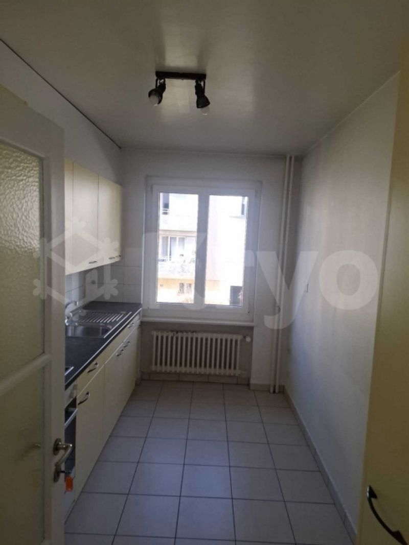 SCHÖNE 3-ZIMMER-WOHNUNG 1. STOCK MIT BALKON - 2