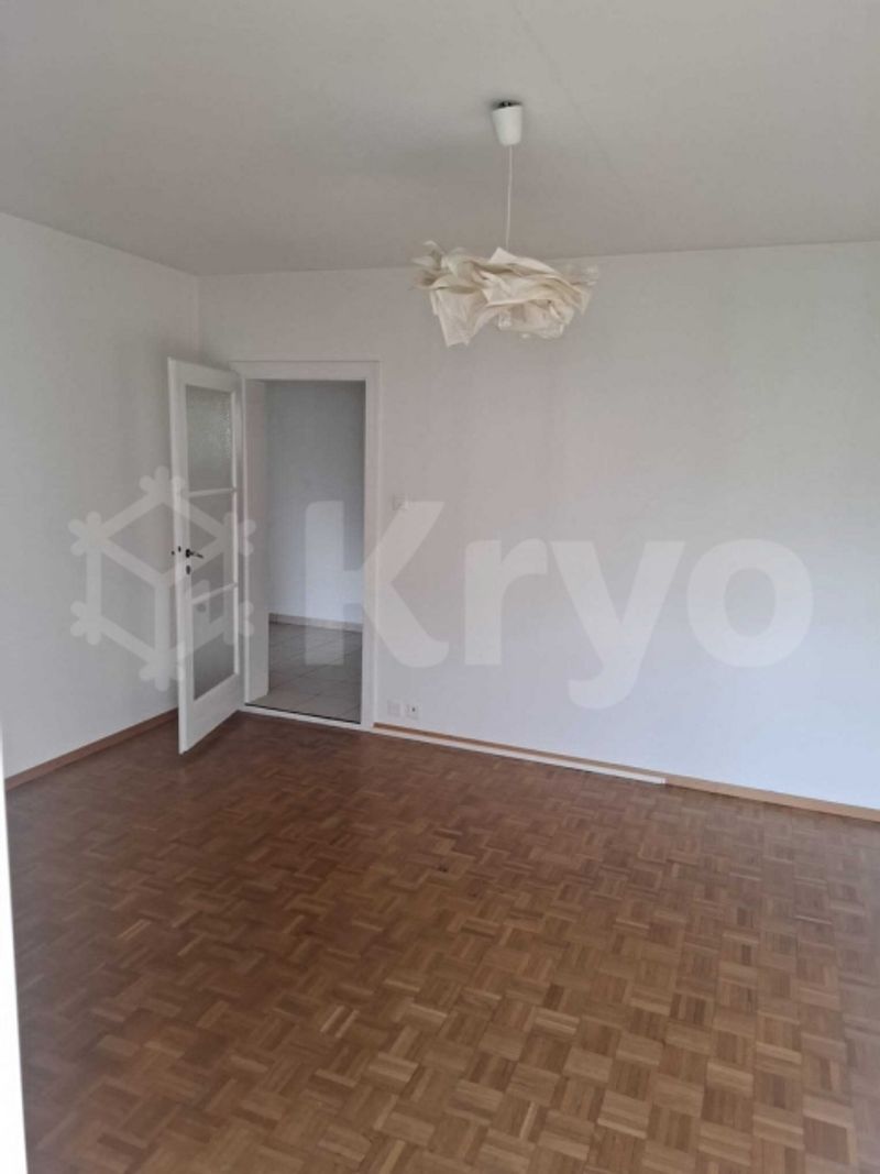 SCHÖNE 3-ZIMMER-WOHNUNG 1. STOCK MIT BALKON - 3