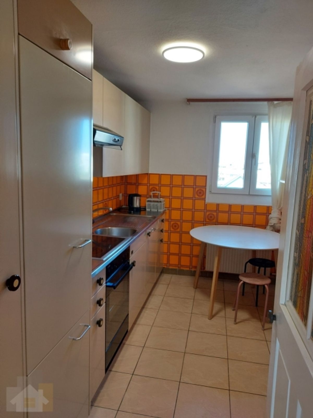 Ganzes Haus / Restaurant (Kontaktbar) mit 7 Schlafzimmern und einer Garage - 3