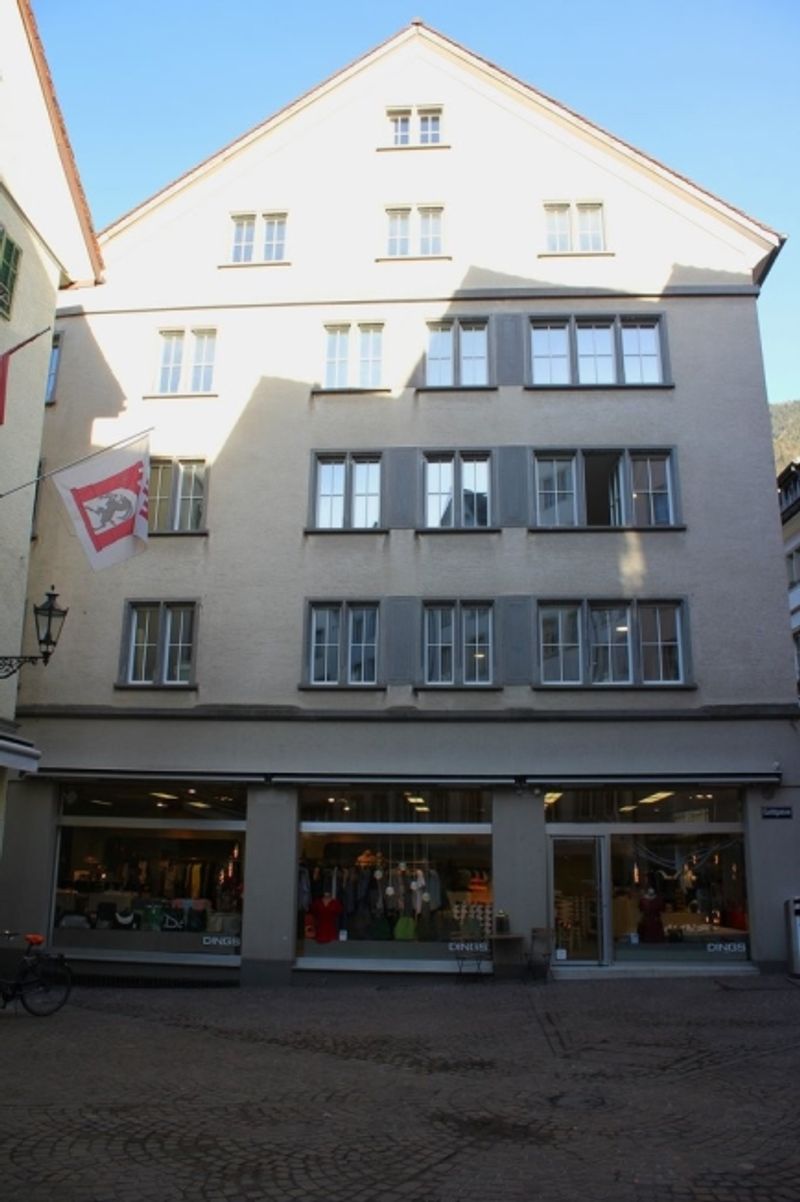 Gemütliche 3.5 Zimmer-Wohnung in der Churer Altstadt zu vermieten! - 1