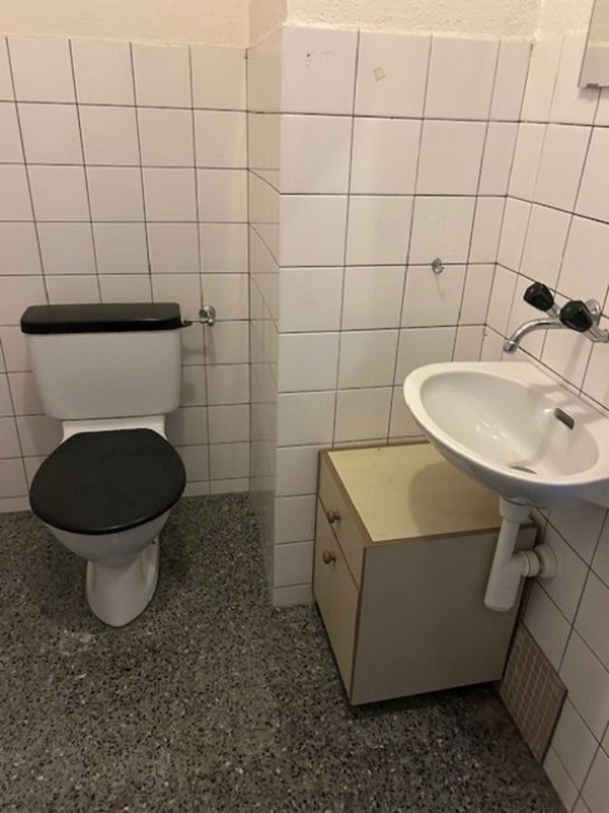 Ateliers/Lagerräume an zentraler Lage - 1