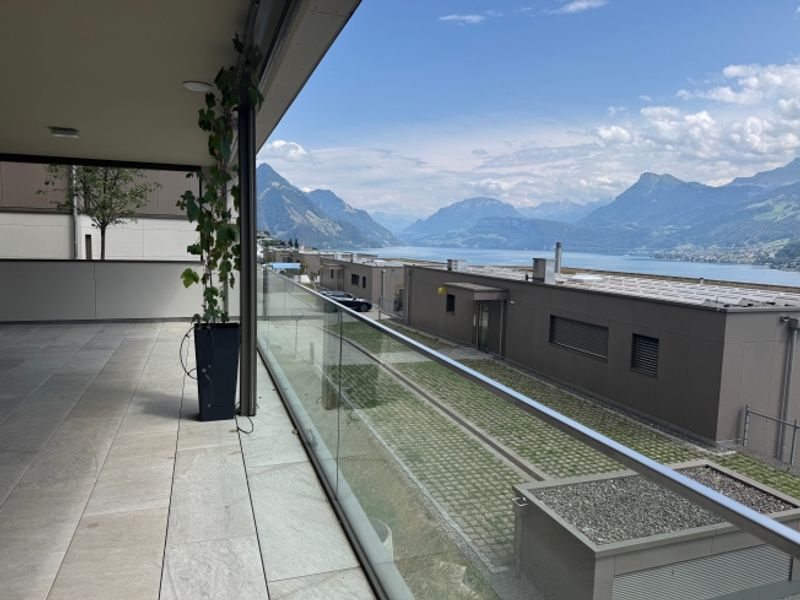 Grosszügige 4½-Zimmer-Wohnung mit Seesicht und sonnigem Balkon in Ennetbürgen mieten - 6