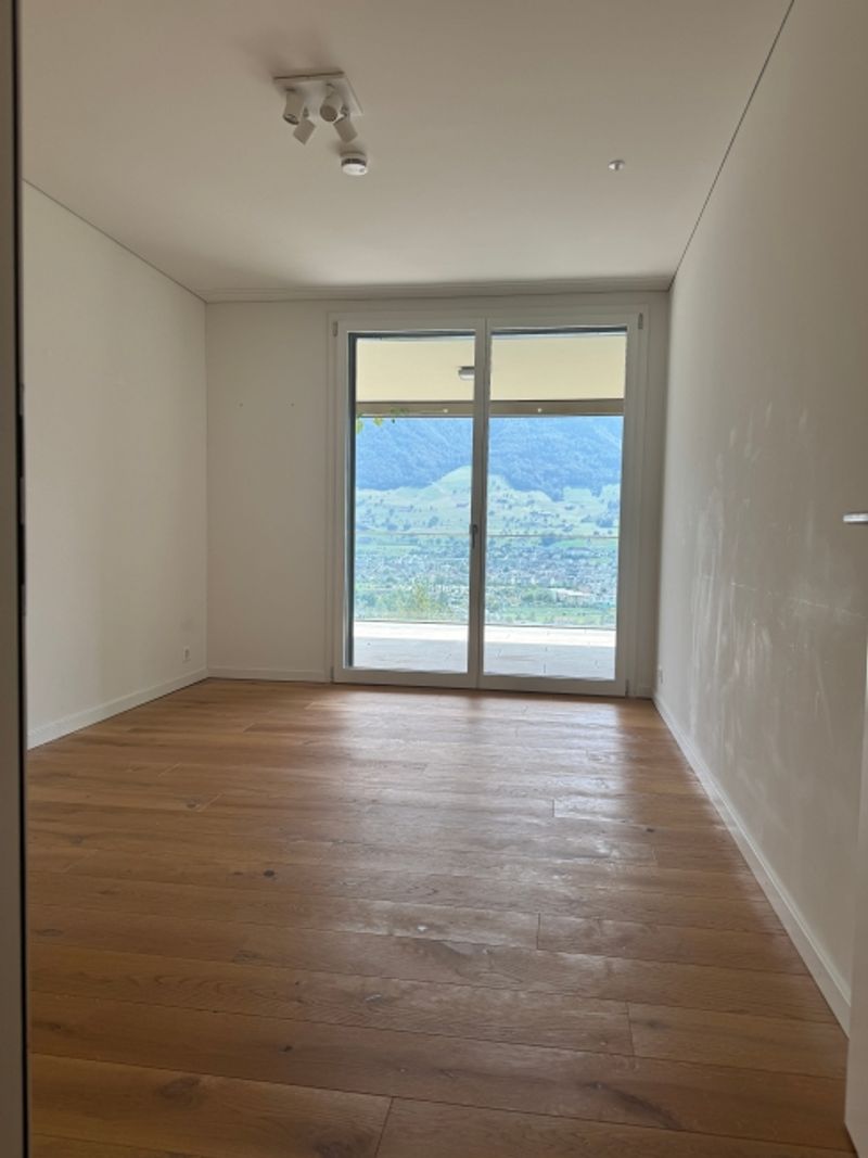 Grosszügige 4½-Zimmer-Wohnung mit Seesicht und sonnigem Balkon in Ennetbürgen mieten - 9