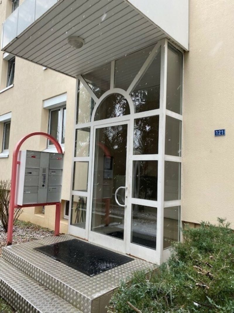 5-Zimmer-Wohnung im 1. Stock - 5