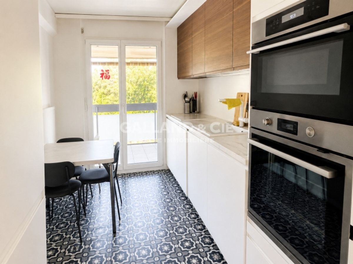Grosszügige 5½-Zimmer-Wohnung mit Terrasse und Blick auf die Natur - 1