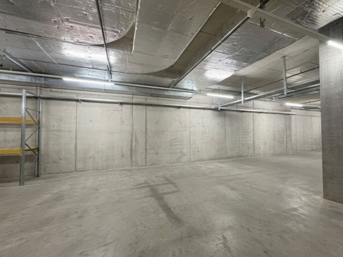 323m² - Lagerfläche im 1. UG mit guter Erschliessung - 1