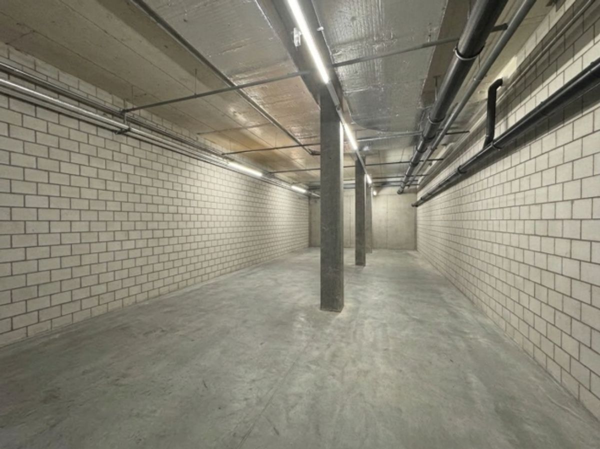 323m² - Lagerfläche im 1. UG mit guter Erschliessung - 2