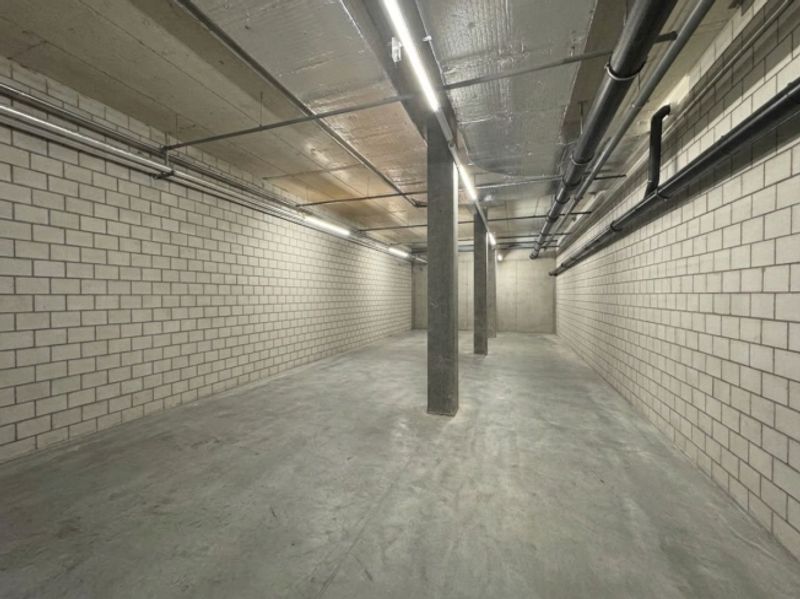 323m² - Lagerfläche im 1. UG mit guter Erschliessung - 3