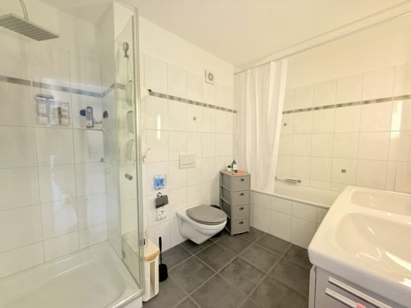 GROSSZÜGIGE WOHNUNG MIT GARTEN - 8