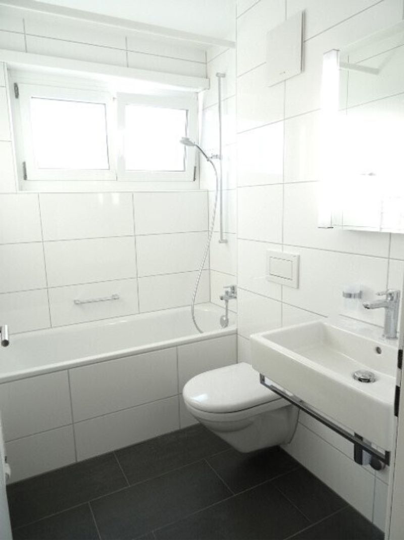 Moderne 3.5-ZW à 81 m² im 2. OG mit grossem Balkon - 4