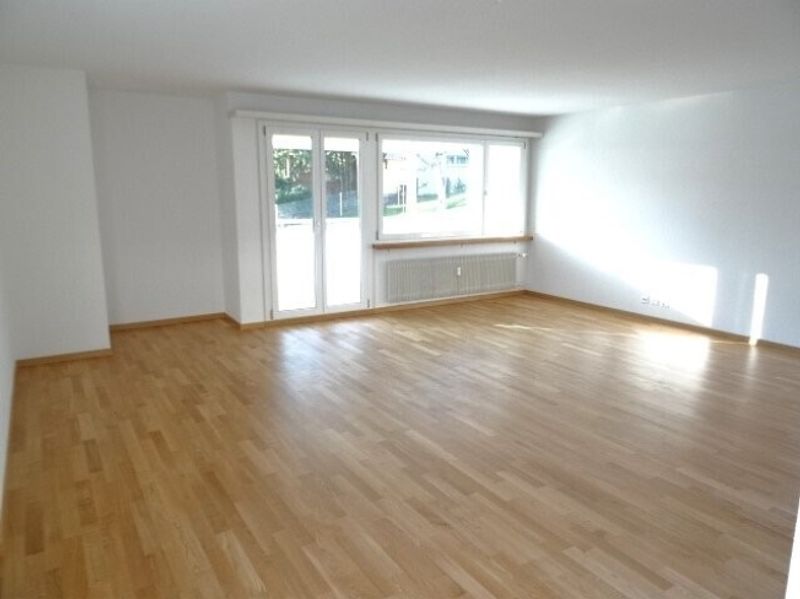Moderne 3.5-ZW à 81 m² im 2. OG mit grossem Balkon - 5