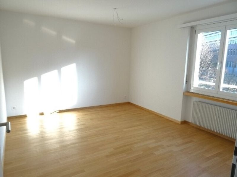 Moderne 3.5-ZW à 81 m² im 2. OG mit grossem Balkon - 7