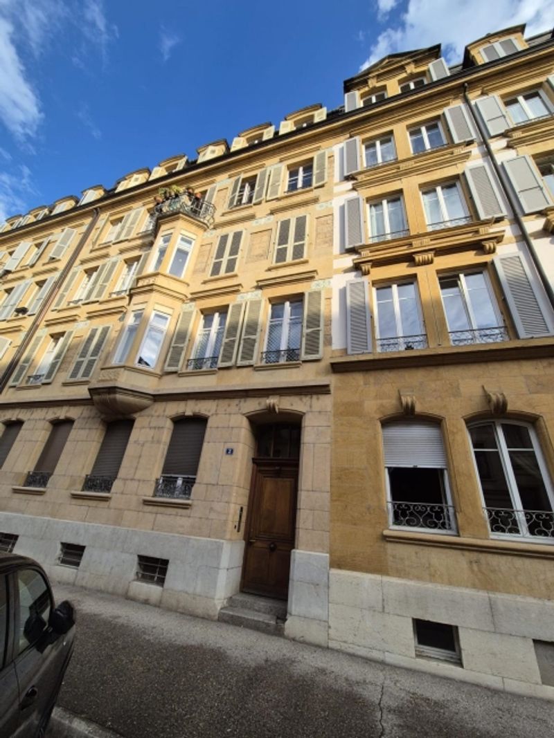Studio-Wohnung im ersten Stock zur Miete in Neuchâtel - 1
