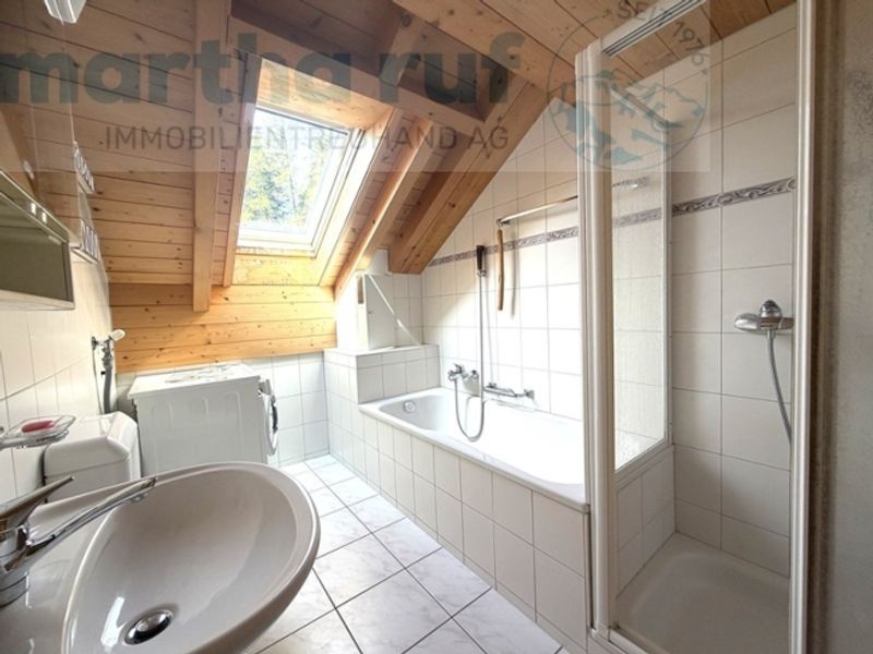 Gemütliche und charaktervolle 3.5- Zimmer Dachwohnung mit Galerie - 8