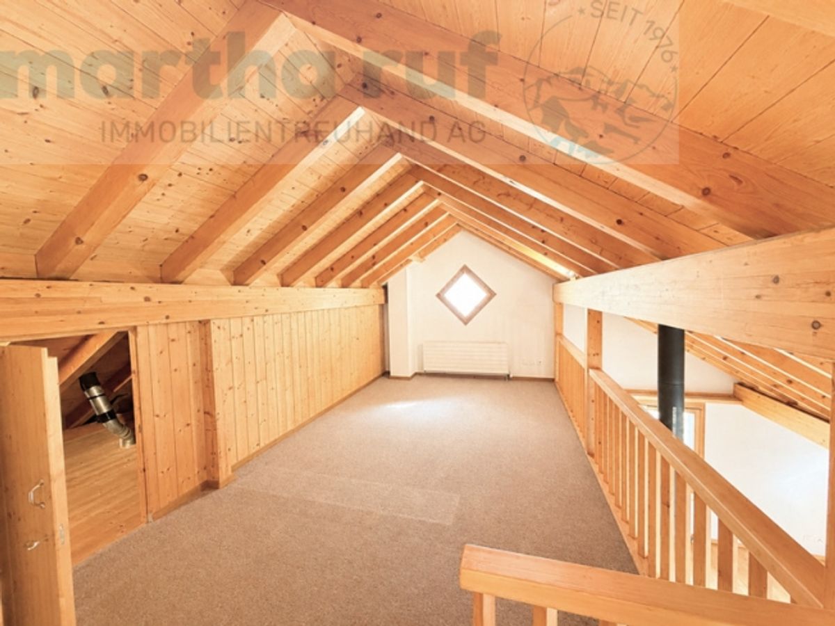 Gemütliche und charaktervolle 3.5- Zimmer Dachwohnung mit Galerie - 11