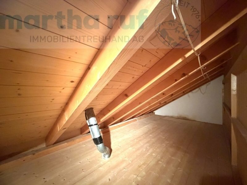 Gemütliche und charaktervolle 3.5- Zimmer Dachwohnung mit Galerie - 13