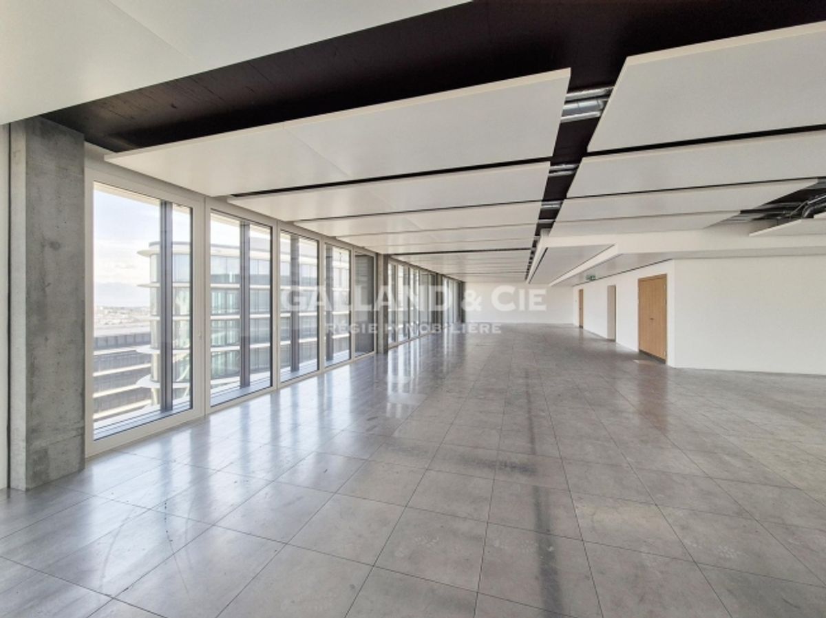 476m2 grosses Plateau im 5. Stock, komplett verglaste Büros mit herrlichem Ausblick - 3