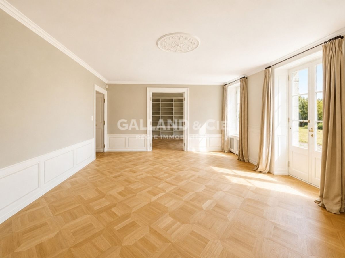 Charaktervolles Herrenhaus im Herzen eines privaten Anwesens - 2