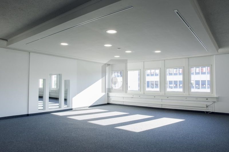 GROSSZÜGIG MIT VIELEN TIEFGARAGENPARKPLÄTZEN - 5