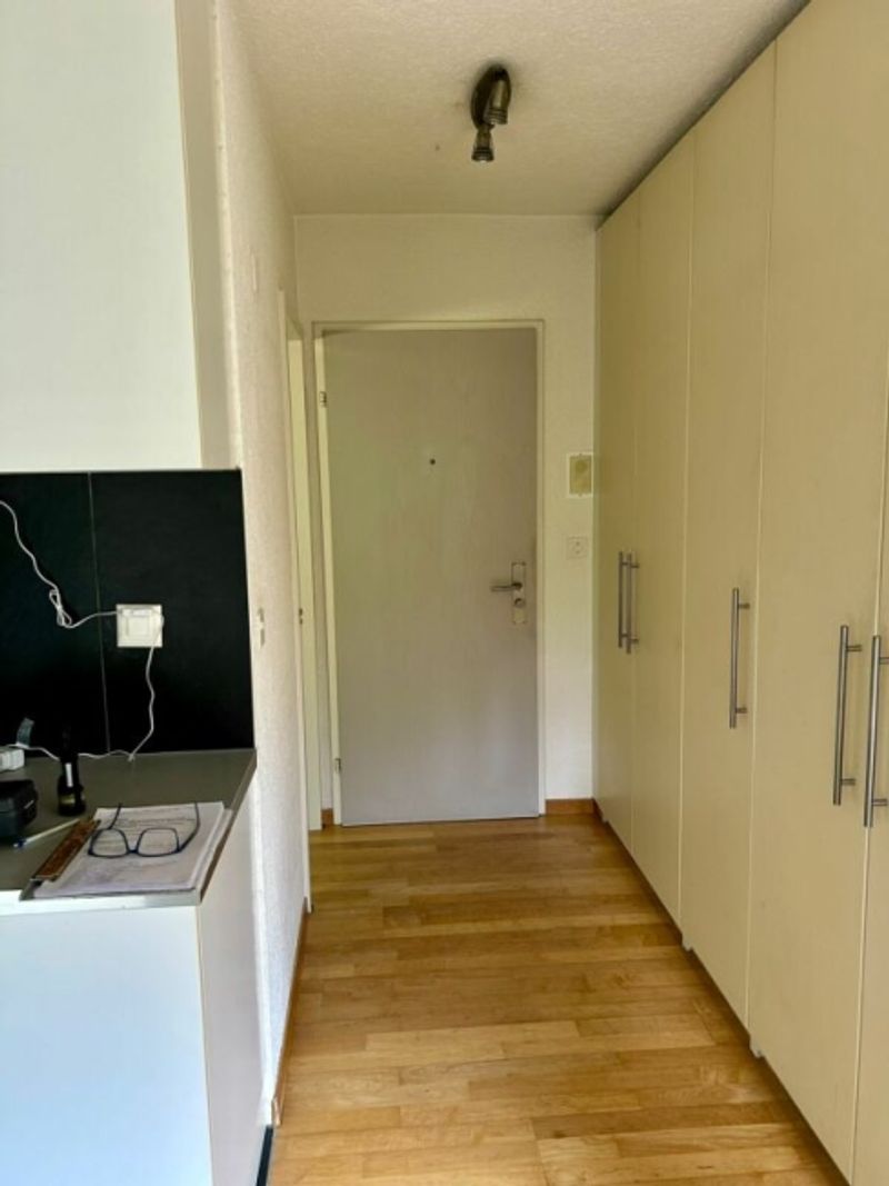 Schmucke 1.5-Zimmer-Wohnung + sep. Büro- / Physioraum im EG  mit Sitzplatz - 8