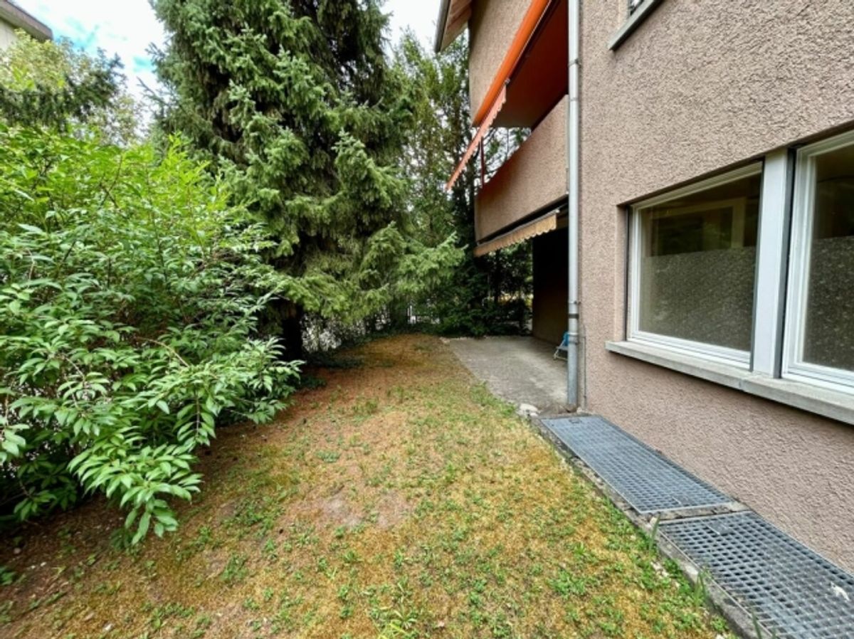 Schmucke 1.5-Zimmer-Wohnung + sep. Büro- / Physioraum im EG  mit Sitzplatz - 8
