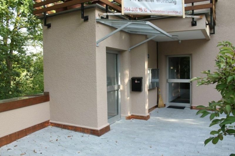 Schmucke 1.5-Zimmer-Wohnung + sep. Büro- / Physioraum im EG  mit Sitzplatz - 12
